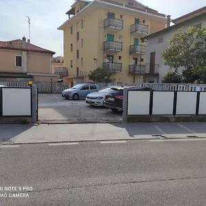 Quito - Appena Ristrutturato - Dietro Piazza Mazzini Appartamento Lido di Jesolo